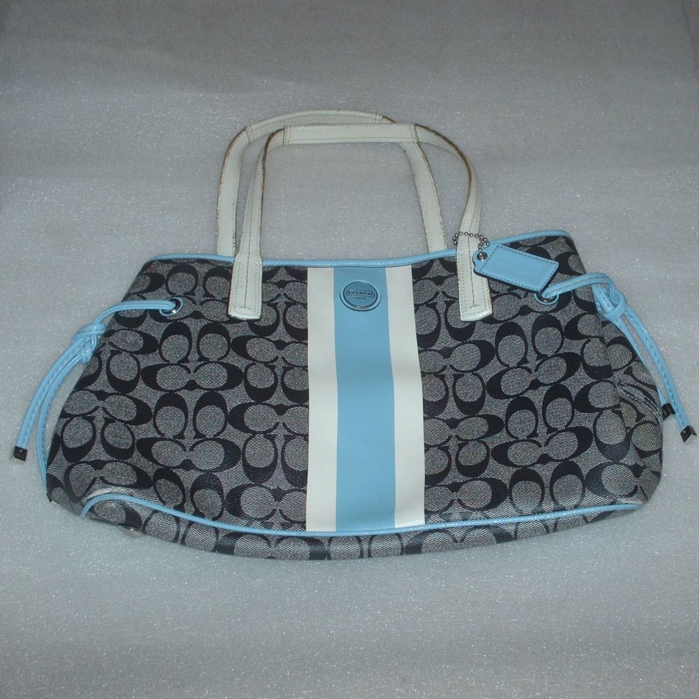 Very lovely Coach purse
